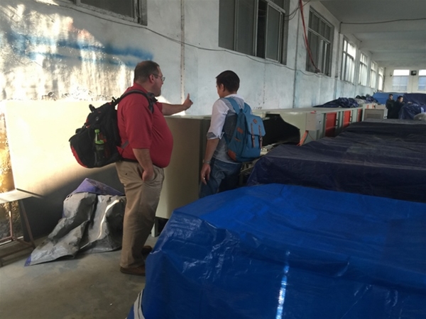 美國客戶驗收汽車內(nèi)飾件植絨設(shè)備